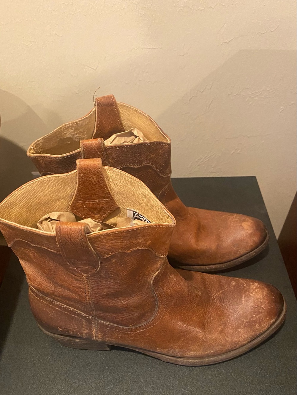 Women’s Frye Billy Shorties Distressed Leather - Picture 3 of 8